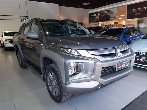 MITSUBISHI L200 TRITON 2.4 16V TURBO DIESEL SPORT OUTDOOR PLUS CD 4P 4X4 AUTOMÁTICO
